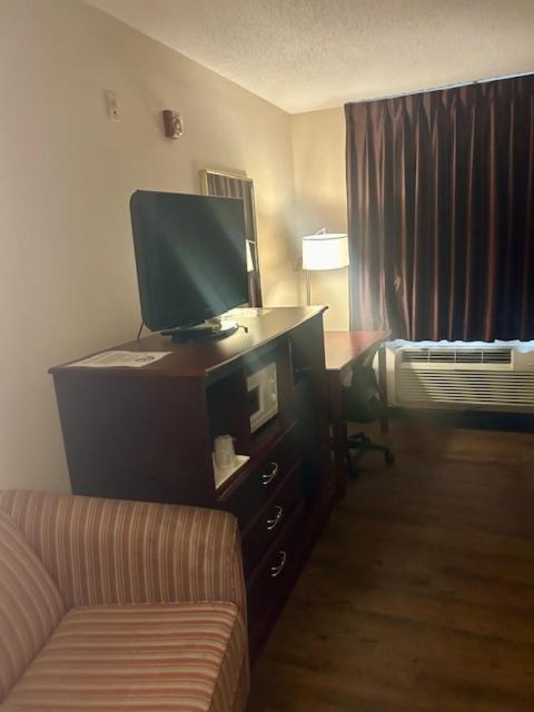 Hotel Baymont By Wyndham Battle Creek/I-94 Exterior foto